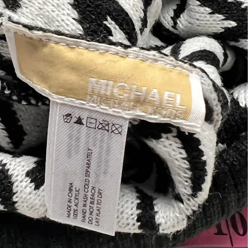 Michael Kors MK  Classic Pattern Women's Cold Weather Winter Beanie Logo Hat
